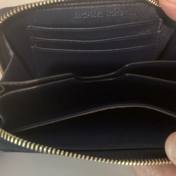 Michael Kors Navy Blue Wrislet wallet - Picture 5 of 8